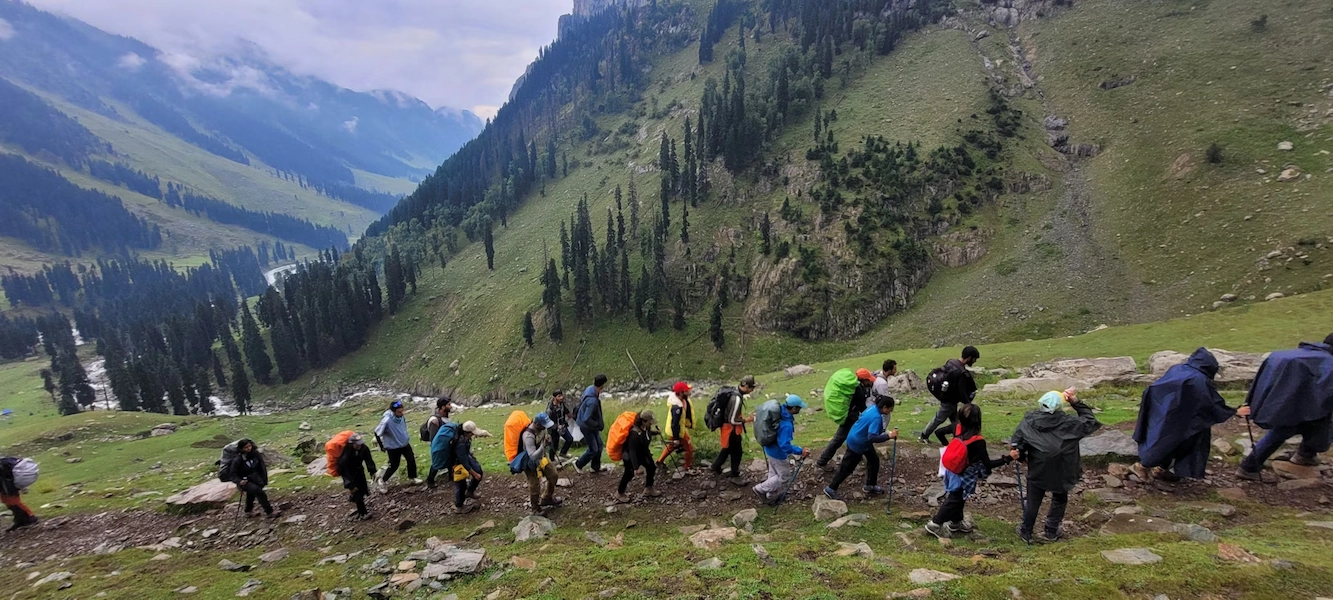 Doodhpathri Meadows